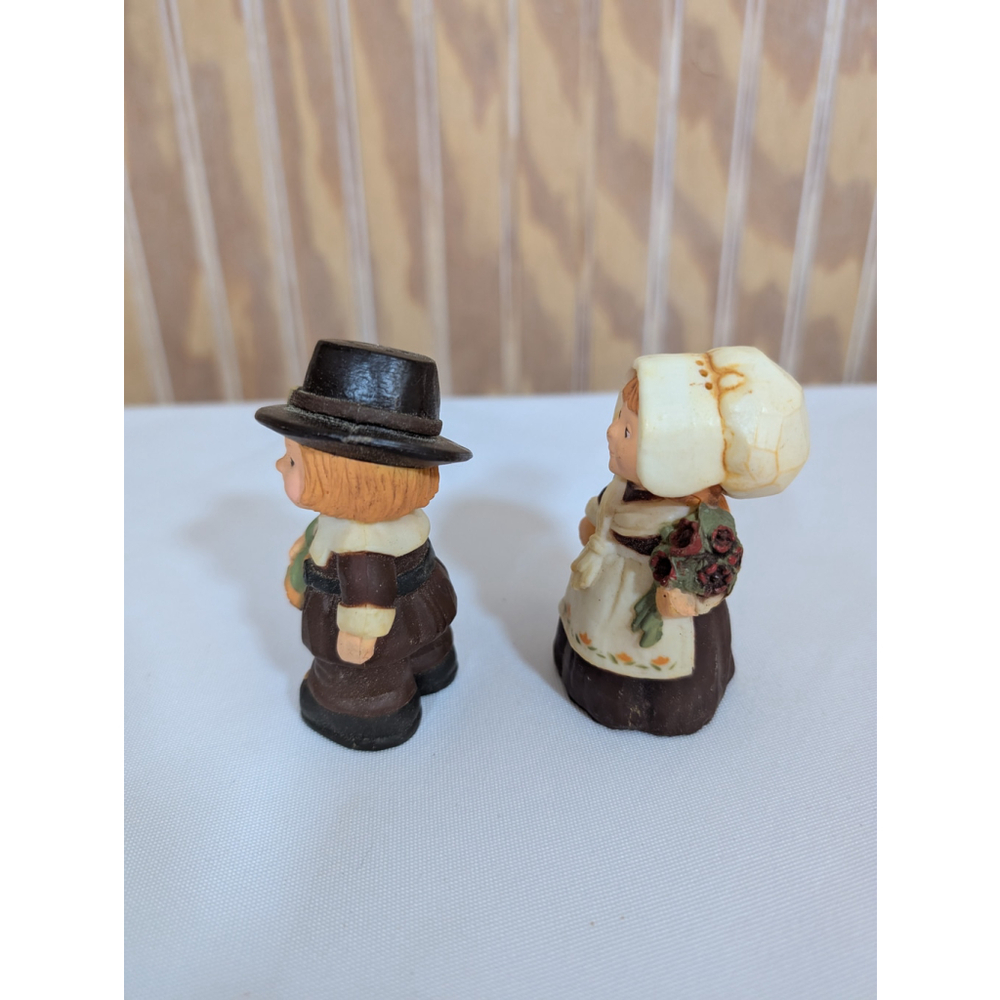 Vintage Hallmark Cards Pilgrim Salt & Pepper Shaker Set - Picture 4 of 4
